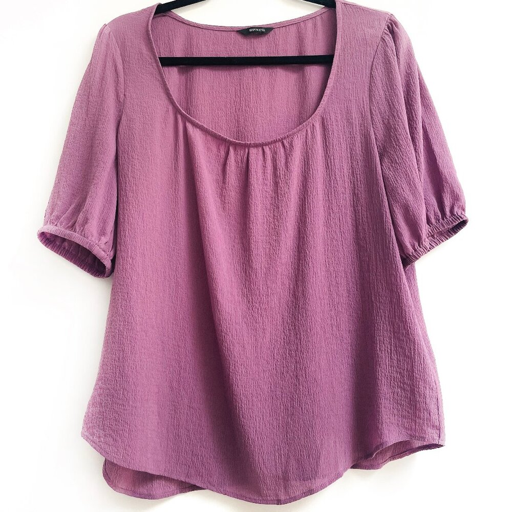 Lightweight and flowy Summer Top